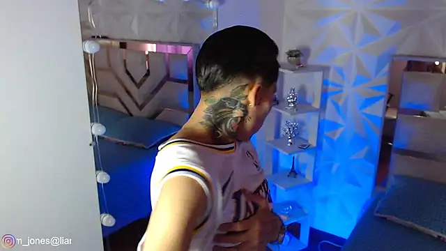 Jonesliam23 online show from 04/05/26, 07:20