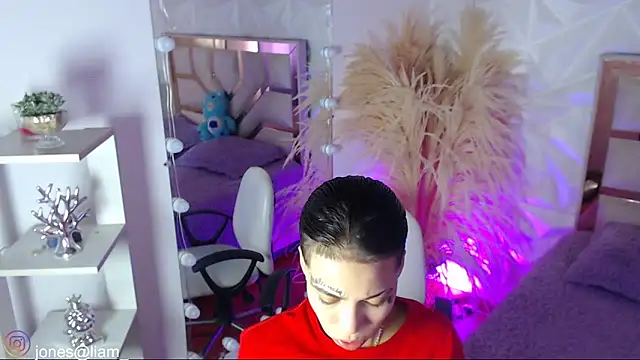 Jonesliam23 online show from 02/05/26, 07:21