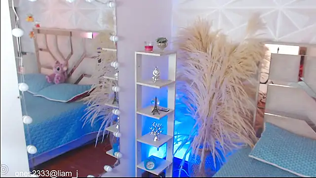 Jonesliam23 online show from 11/22/25, 07:13