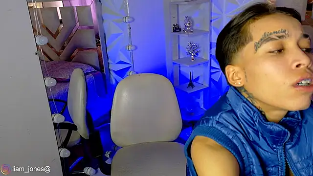 Jonesliam23 online show from 05/21/26, 07:55