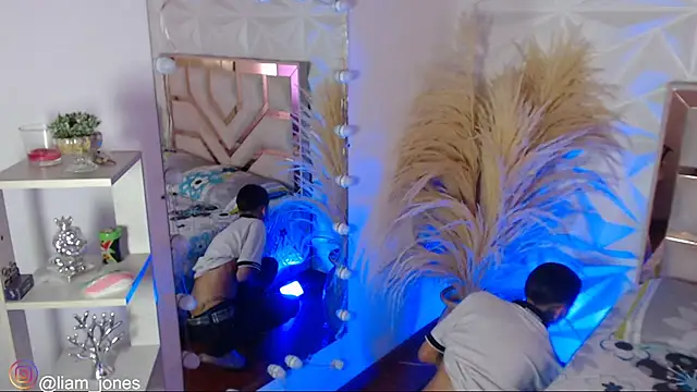 Jonesliam23 online show from 03/12/26, 07:51