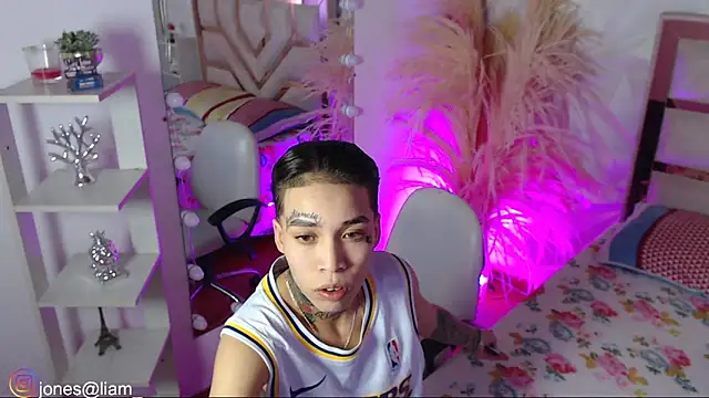 Jonesliam23 online show from 01/31/26, 07:12