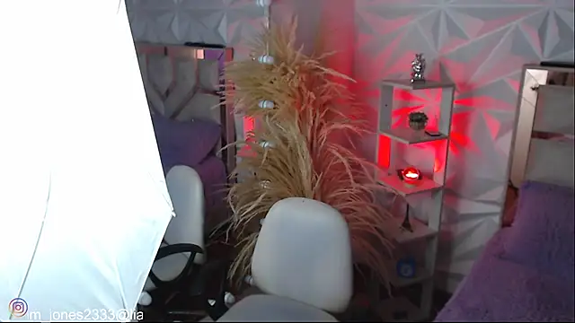 Jonesliam23 online show from 10/23/25, 07:01