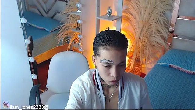 Jonesliam23 online show from 11/21/25, 07:24