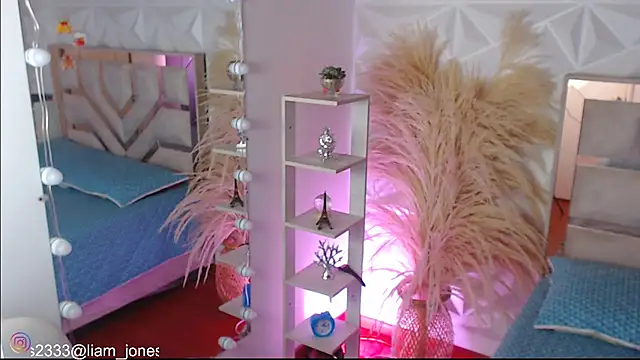 Jonesliam23 online show from 11/26/25, 07:36