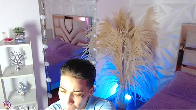 Jonesliam23 online show from 02/02/26, 07:13