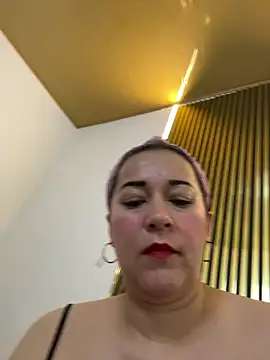 Snapshot of luisa_curli chatting on 07/22/26, 12:56 luisa curli online show from 07/22/26, 12:56