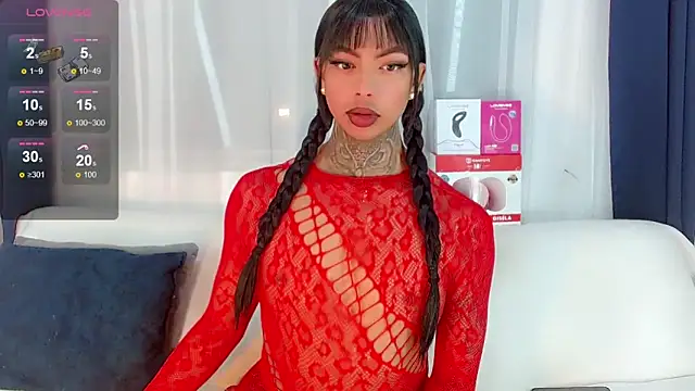 Snapshot of laura_sweett120 chatting on 02/15/26, 08:02 laura sweett120 online show from 02/15/26, 08:02