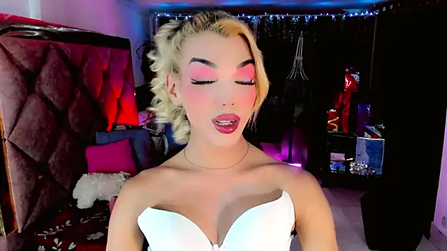 Snapshot of the-horus-girl chatting on 12/23/25, 12:00 the-horus-girl online show from 12/23/25, 12:00