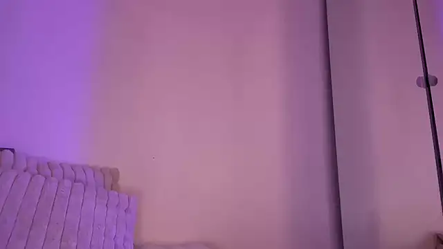Snapshot of Vanesskaa chatting on 02/15/25, 01:42 Vanesskaa online show from 02/15/25, 01:42