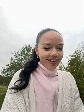 Snapshot of Vanesskaa chatting on 10/10/25, 04:30 Vanesskaa online show from 10/10/25, 04:30