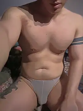 Snapshot of cloudyunderwear chatting on 01/13/25, 10:14 cloudyunderwear online show from 01/13/25, 10:14