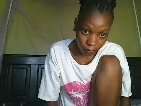 Snapshot of slim_girl02 chatting on 06/05/26, 05:23 slim girl02 online show from 06/05/26, 05:23