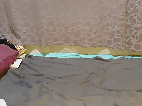 Snapshot of slim_girl02 chatting on 11/05/25, 06:44 slim girl02 online show from 11/05/25, 06:44