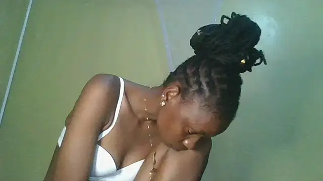 Snapshot of slim_girl02 chatting on 07/04/26, 05:39 slim girl02 online show from 07/04/26, 05:39