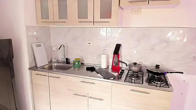 rose scottt online show from 12/21/25, 03:36