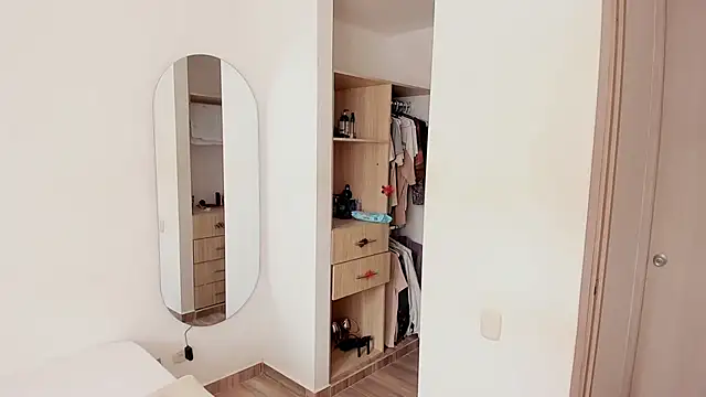 Snapshot of rose_scottt chatting on 11/11/25, 05:08 rose scottt online show from 11/11/25, 05:08