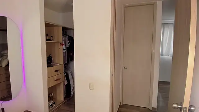 Snapshot of rose_scottt chatting on 11/28/25, 02:50 rose scottt online show from 11/28/25, 02:50