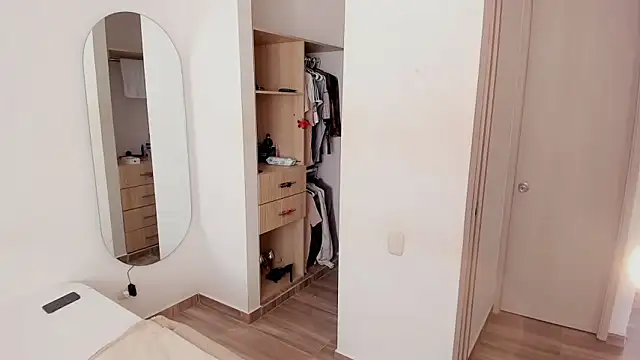 Snapshot of rose_scottt chatting on 11/21/25, 05:12 rose scottt online show from 11/21/25, 05:12