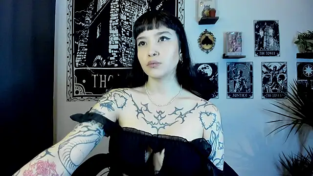 Snapshot of Demongirl6666 chatting on 10/15/25, 06:05 Demongirl6666 online show from 10/15/25, 06:05
