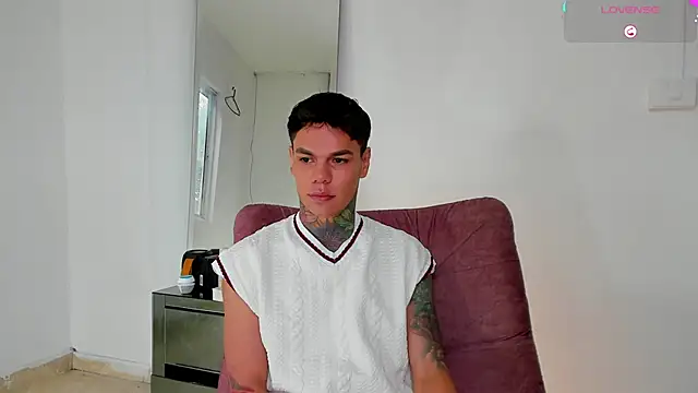 Jordyrodriiguez online show from 10/14/25, 01:12