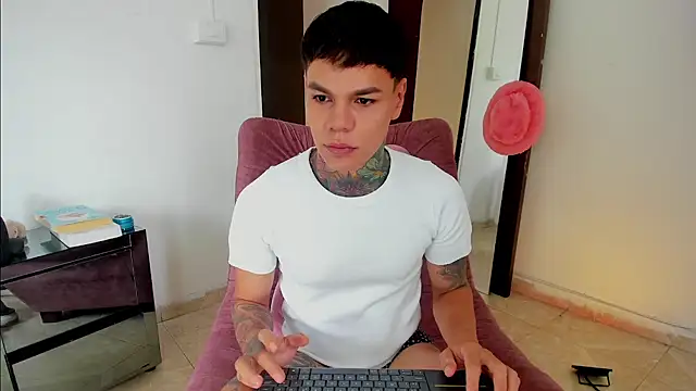 Jordyrodriiguez online show from 10/29/25, 03:33