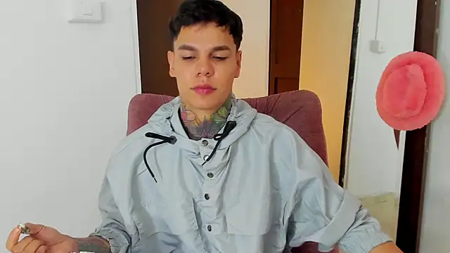 Jordyrodriiguez online show from 10/27/25, 01:56