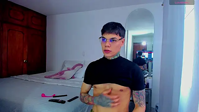 Jordyrodriiguez online show from 01/15/25, 09:41