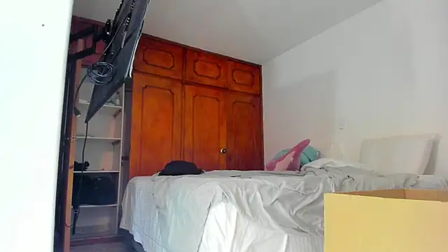 Jordyrodriiguez online show from 02/17/25, 06:06