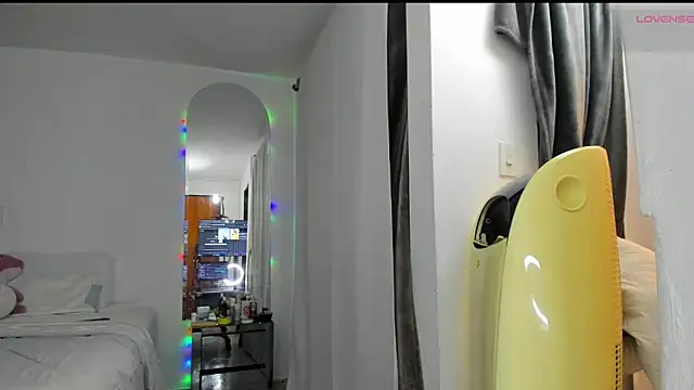 Jordyrodriiguez online show from 02/04/25, 03:00