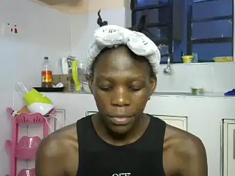 Snapshot of Moniklavy chatting on 02/11/25, 10:50 Moniklavy online show from 02/11/25, 10:50