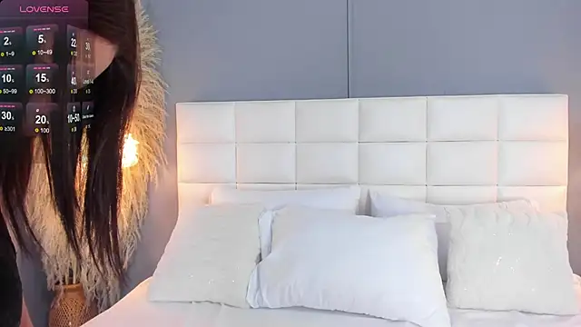 HannaKarson online show from 11/13/25, 11:36