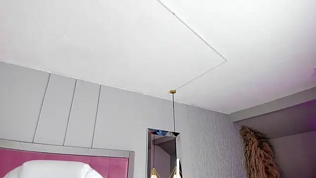 Snapshot of HannaKarson chatting on 09/16/25, 11:44 HannaKarson online show from 09/16/25, 11:44