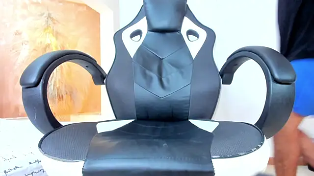 ANGEL NICOLAS online show from 02/12/25, 09:01