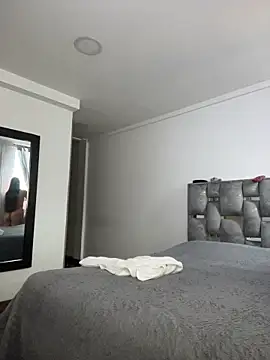 Snapshot of LauraCadwell chatting on 02/22/26, 12:29 LauraCadwell online show from 02/22/26, 12:29