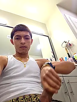 Snapshot of Yoko0381 chatting on 11/26/25, 04:56 Yoko0381 online show from 11/26/25, 04:56