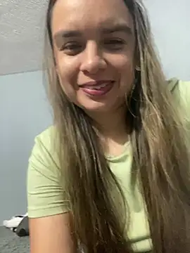 Nathaly00  online show from 04/17/26, 11:18