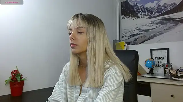 peyton golden1 online show from 11/04/25, 03:21