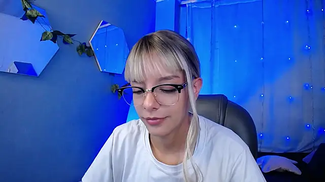 peyton golden1 online show from 11/12/25, 03:32