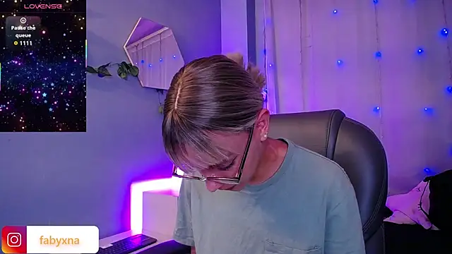 peyton golden1 online show from 10/31/25, 03:25