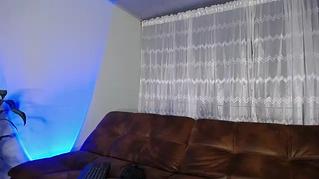 Snapshot of peyton_golden1 chatting on 03/14/25, 01:05 peyton golden1 online show from 03/14/25, 01:05
