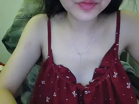 Snapshot of Yin-girl chatting on 09/08/25, 04:06 Yin-girl online show from 09/08/25, 04:06