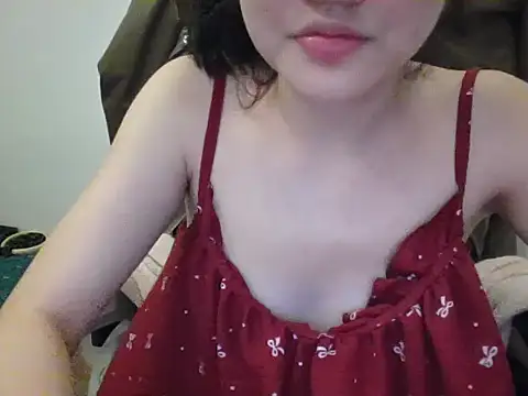 Snapshot of Yin-girl chatting on 09/15/25, 05:57 Yin-girl online show from 09/15/25, 05:57