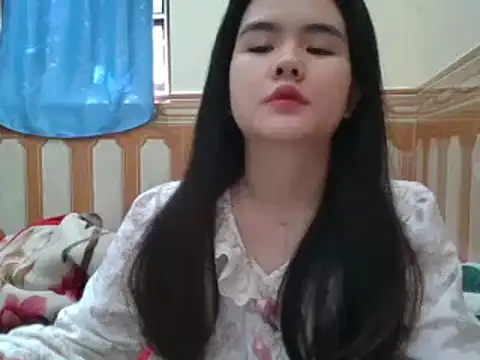 Snapshot of Yin-girl chatting on 01/05/25, 05:51 Yin-girl online show from 01/05/25, 05:51