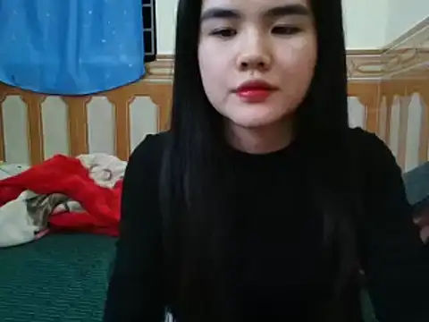 Snapshot of Yin-girl chatting on 01/07/25, 11:58 Yin-girl online show from 01/07/25, 11:58