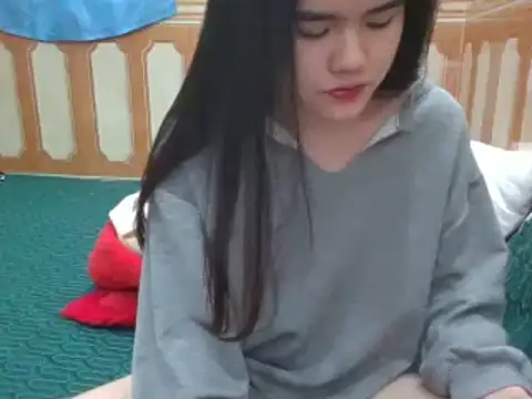 Snapshot of Yin-girl chatting on 01/12/25, 05:24 Yin-girl online show from 01/12/25, 05:24