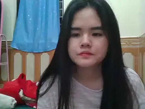 Snapshot of Yin-girl chatting on 01/03/25, 11:56 Yin-girl online show from 01/03/25, 11:56