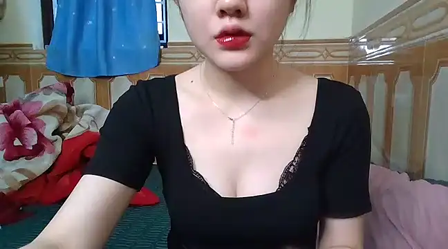 Snapshot of Yin-girl chatting on 03/14/25, 03:04 Yin-girl online show from 03/14/25, 03:04