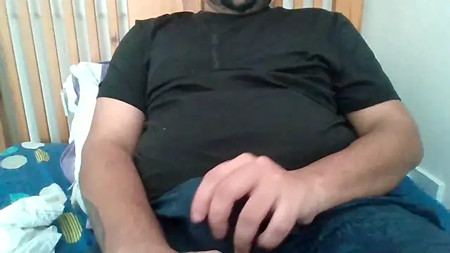 whoreboi98 online show from 06/17/26, 01:32