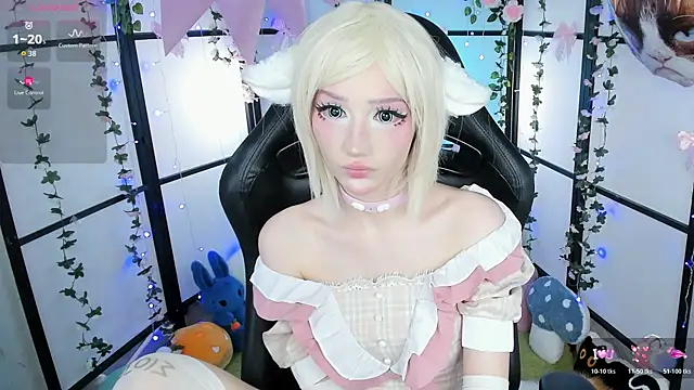 Snapshot of LilithLin chatting on 10/20/25, 11:27 LilithLin online show from 10/20/25, 11:27